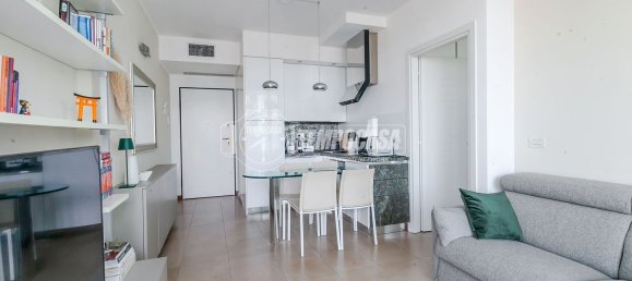 2 bedrooms Apartment in Milan, Italy No. 357837 12