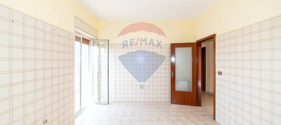 3 bedrooms Apartment in Catania, Italy No. 62000 2