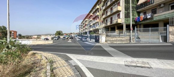 3 bedrooms Apartment in Catania, Italy No. 62000 8