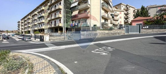 3 bedrooms Apartment in Catania, Italy No. 62000 10