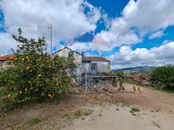 2 bedrooms House in Santiago de Piaes, Portugal No. 168027