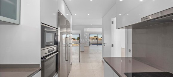 5 bedrooms House in Guia, Portugal No. 144506 12