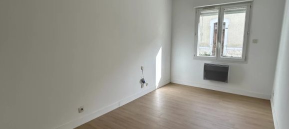 Здание с 2 спальнями в Савинье-сюр-Латан, Франция № 74626 7