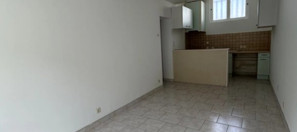 Здание с 2 спальнями в Савинье-сюр-Латан, Франция № 74626 3