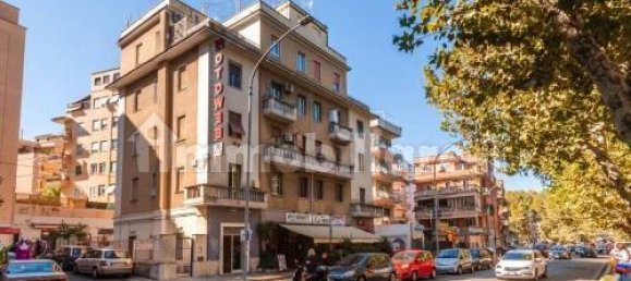 2 rooms Commercial property in Rome, Italy No. 236861 27