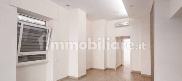 2 rooms Commercial property in Rome, Italy No. 236861 8