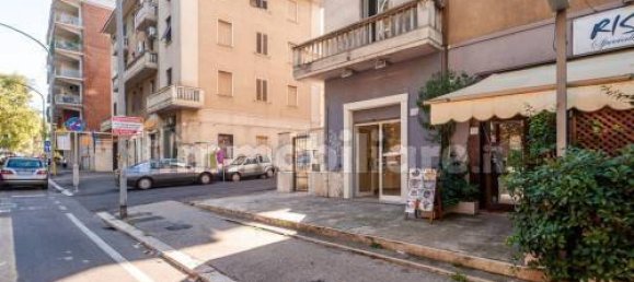 2 rooms Commercial property in Rome, Italy No. 236861 22
