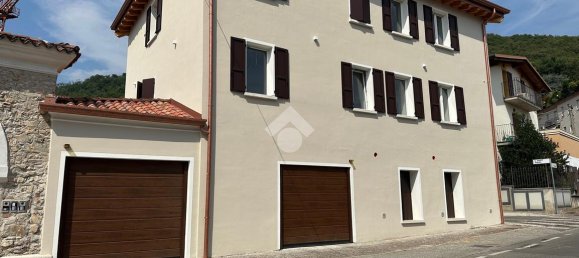 3 rooms Apartment in Brescia, Italy No. 24453 3