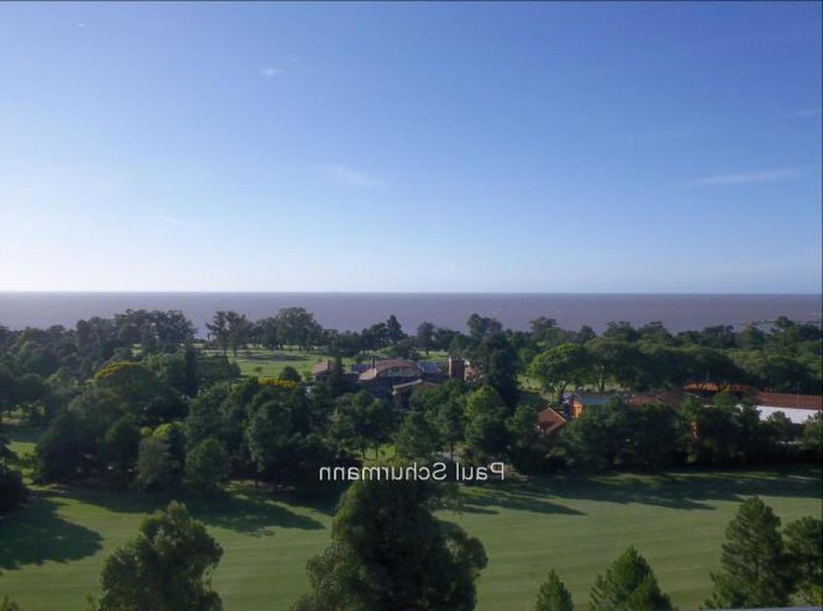 3 bedrooms Apartment in Montevideo, Uruguay No. 5536