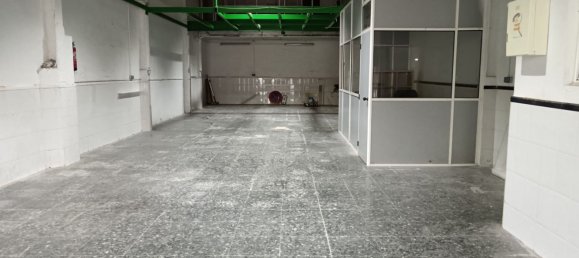 Gewerbliche Immobilie in Badalona, Spain 184m², Nr. 23804 5