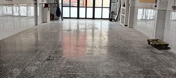 Gewerbliche Immobilie in Badalona, Spain 184m², Nr. 23804 3