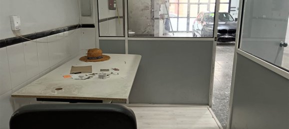 Gewerbliche Immobilie in Badalona, Spain 184m², Nr. 23804 8