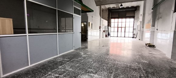 Gewerbliche Immobilie in Badalona, Spain 184m², Nr. 23804 2