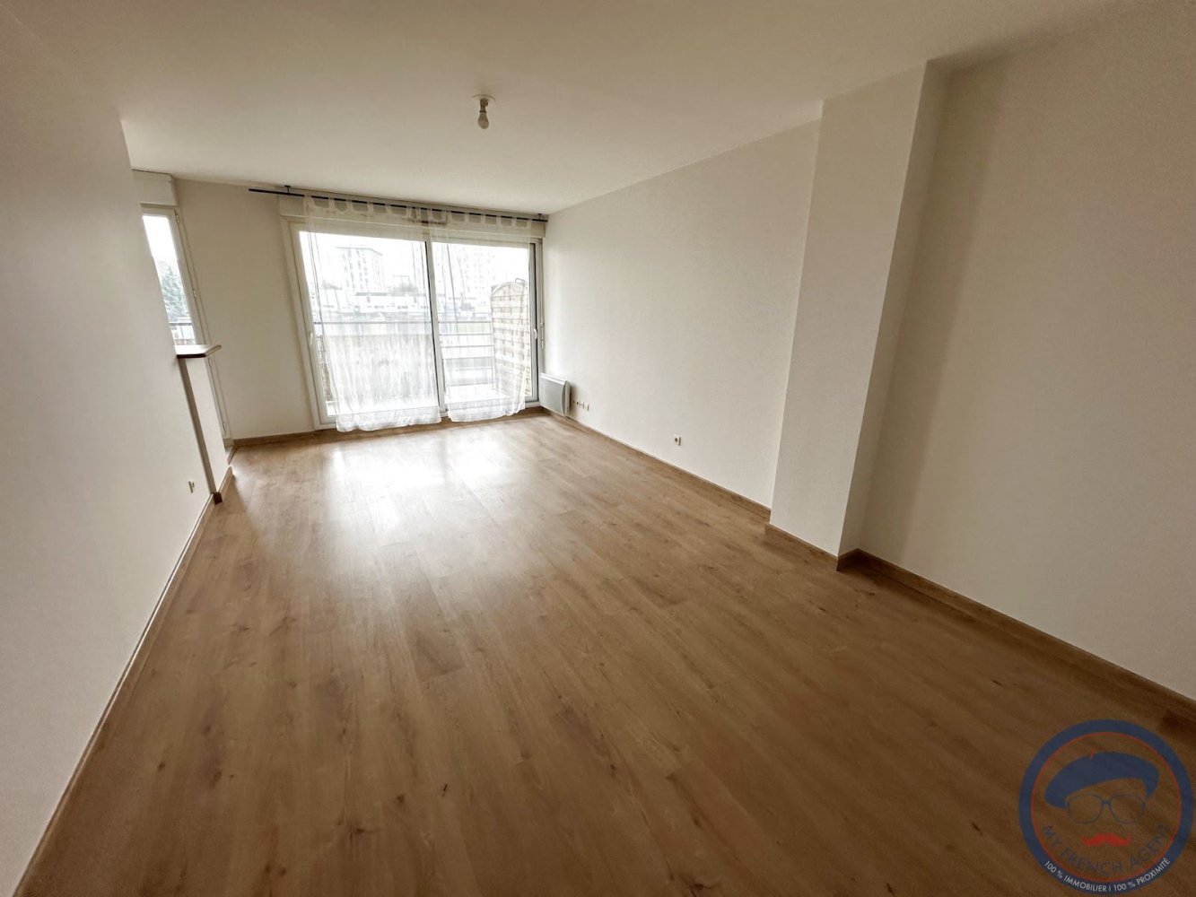2 bedrooms Apartment in Tours, France No. 218128