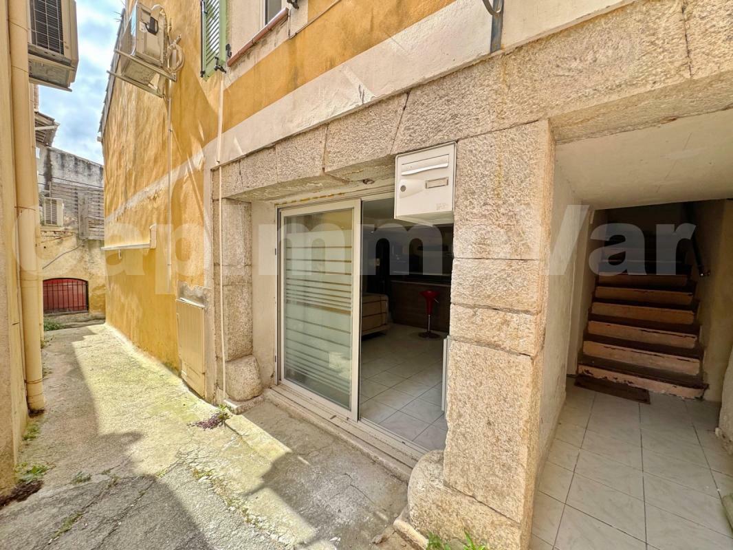 1 bedroom Apartment in Le Beausset, France No. 349852