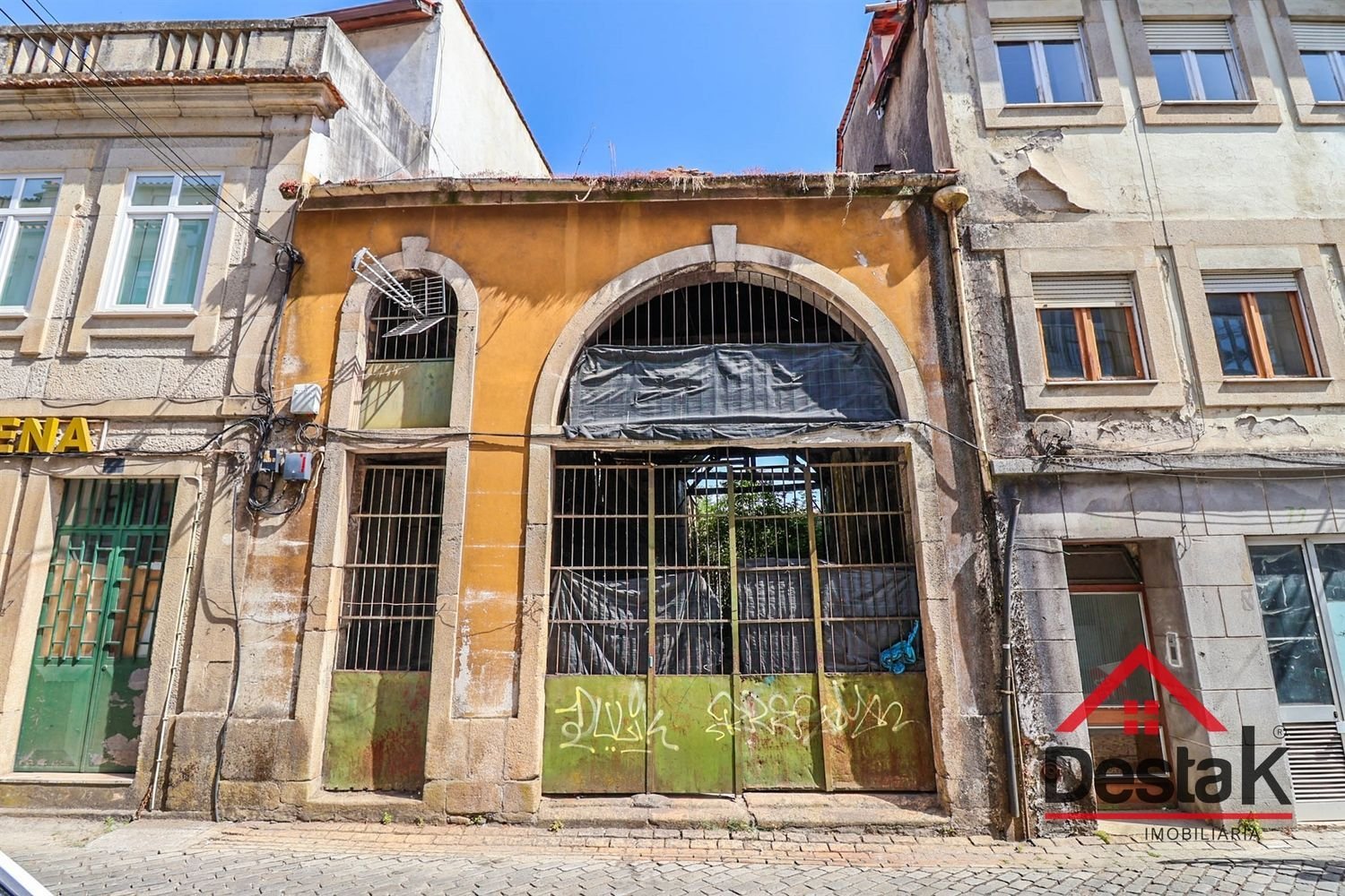 Edificio en Viseu, Portugal 200 m² No. 190750