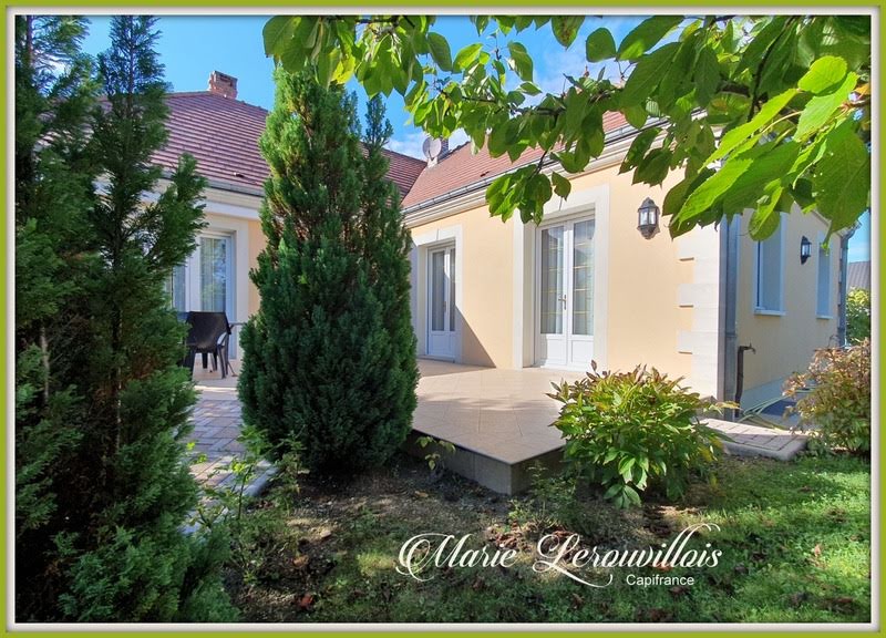 5 bedrooms House in Sainte-Savine, France No. 154847