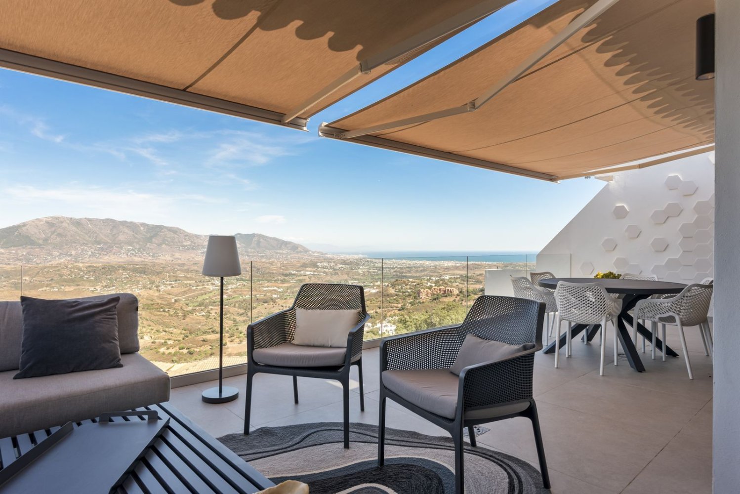 3 bedrooms Townhouse in Marbella, Spain No. 146299