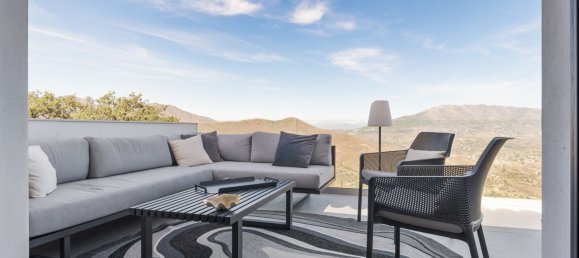 3 bedrooms Townhouse in Marbella, Spain No. 146299 5