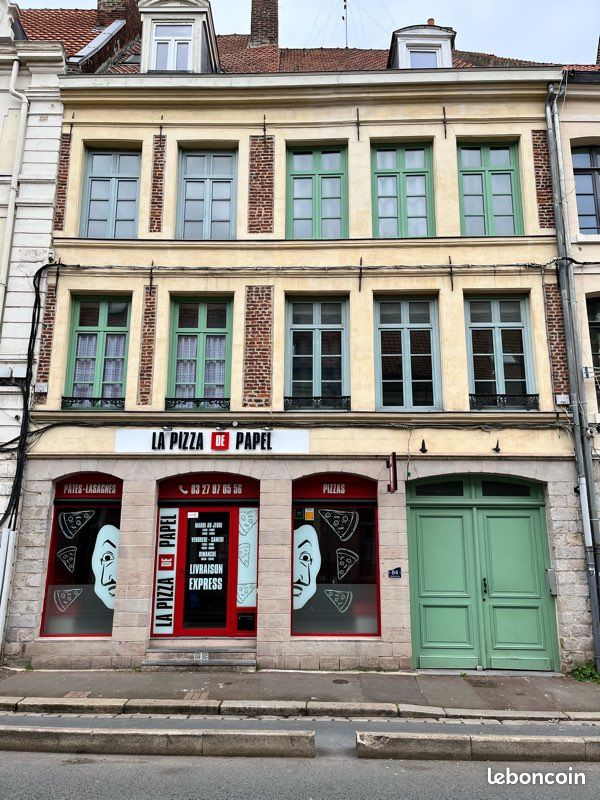 Edificio en Douai, France No. 341600