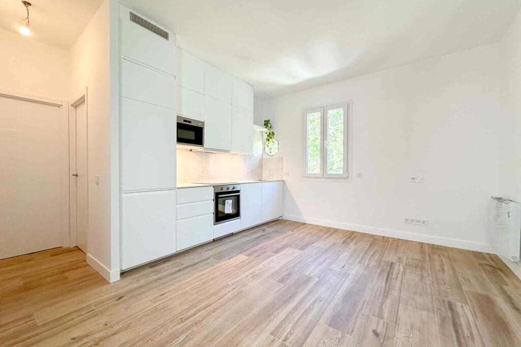 1 bedroom Apartment in Madrid, Spain No. 217875