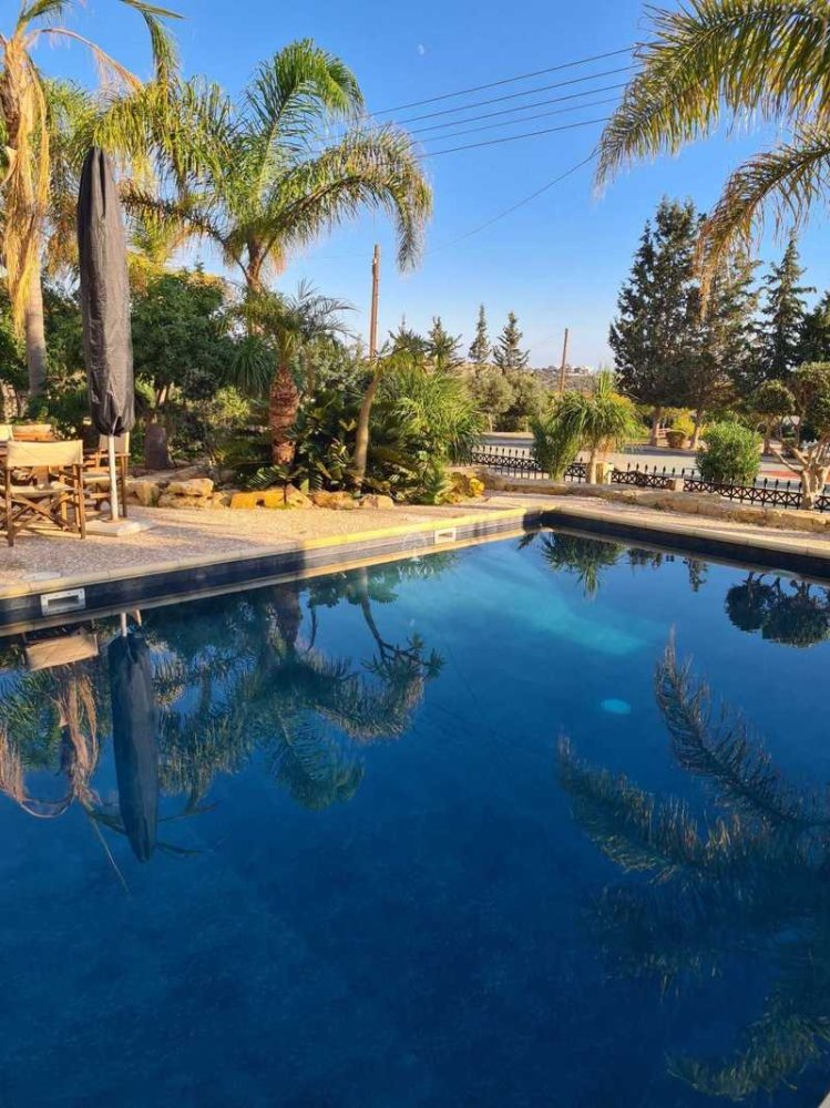 5 bedrooms Commercial property in Agios Athanasios, Cyprus No. 19167