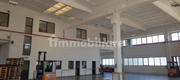 970m² Warehouse in Fidenza, Italy No. 269991 3