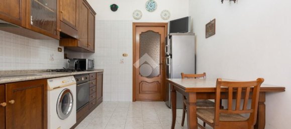 3 bedrooms Apartment in Turin, Italy No. 327690 7