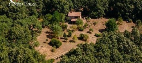 5 bedrooms House in Montieri, Italy No. 127217 2