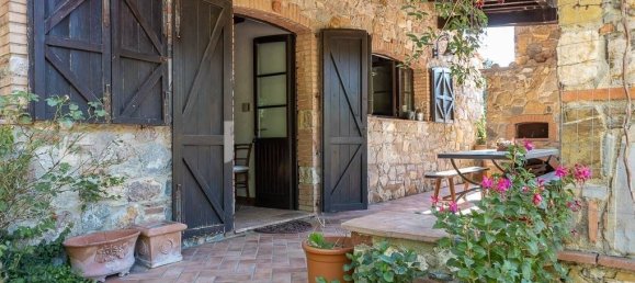 5 bedrooms House in Montieri, Italy No. 127217 10