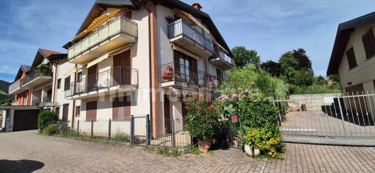 2 Schlafzimmer Wohnung in Clivio, Italy, Nr. 266366