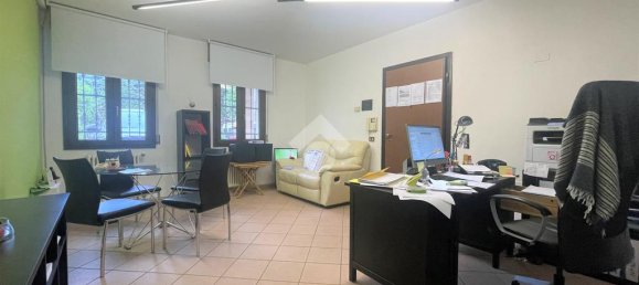 3 rooms Office in Rubiera, Italy No. 224514 8