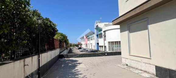 276m² Warehouse in Cercola, Italy No. 257641 2