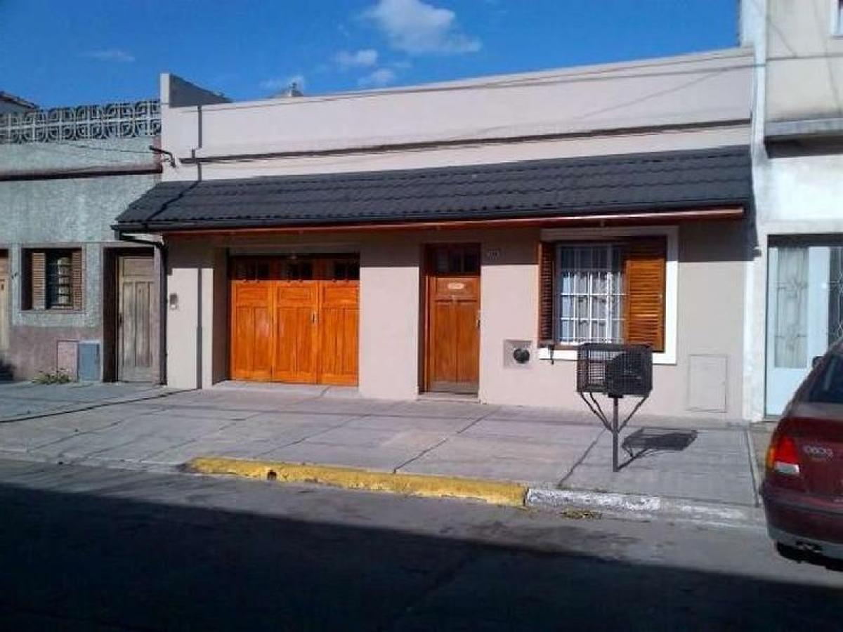 Дом с 2 спальнями в Bermudez, Аргентина № 60485