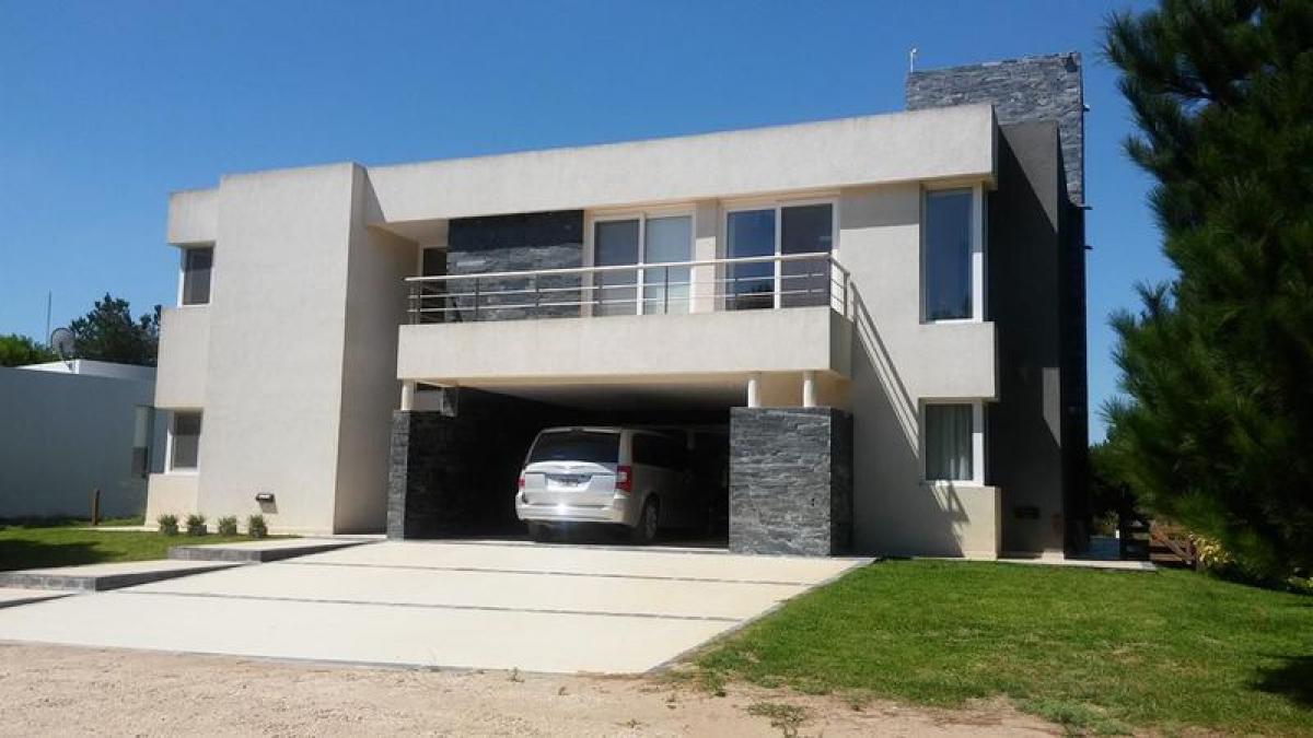 6 bedrooms House in Mar del Plata, Argentina No. 80659