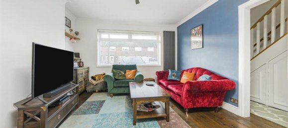 3 bedrooms House in Tadworth, United Kingdom No. 7217 6