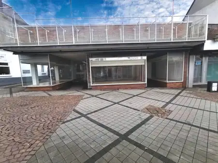 Коммерческая недвижимость 190м² в Altenkirchen, Германия № 174854