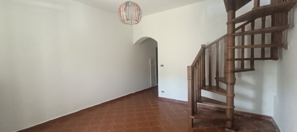 4 rooms Duplex in Celle Ligure, Italy No. 8727 2