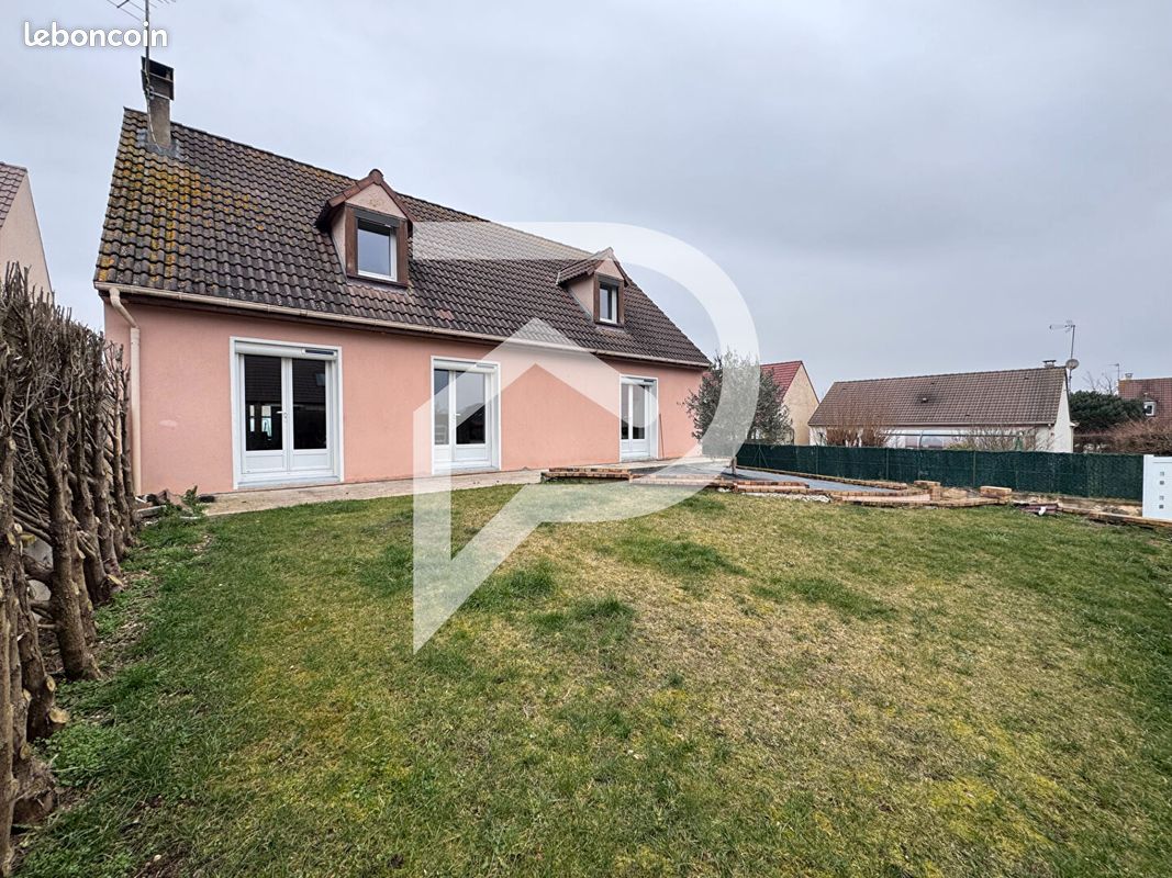 4 bedrooms House in Saint-Pathus, France No. 151193