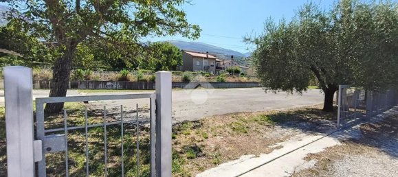 325m² Warehouse in Gualdo Tadino, Italy No. 273700 11