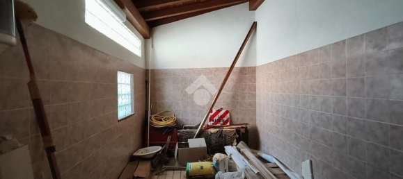 325m² Warehouse in Gualdo Tadino, Italy No. 273700 9