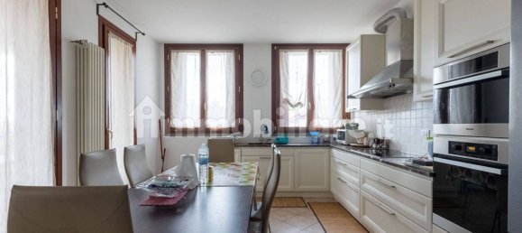 2 Schlafzimmer Penthouse in Sulbiate, Italy, Nr. 340478 6