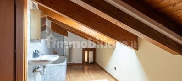 2 Schlafzimmer Penthouse in Sulbiate, Italy, Nr. 340478 23