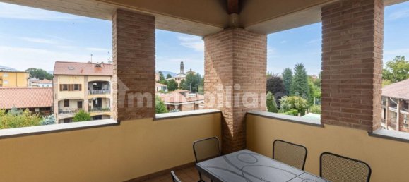 2 Schlafzimmer Penthouse in Sulbiate, Italy, Nr. 340478 3