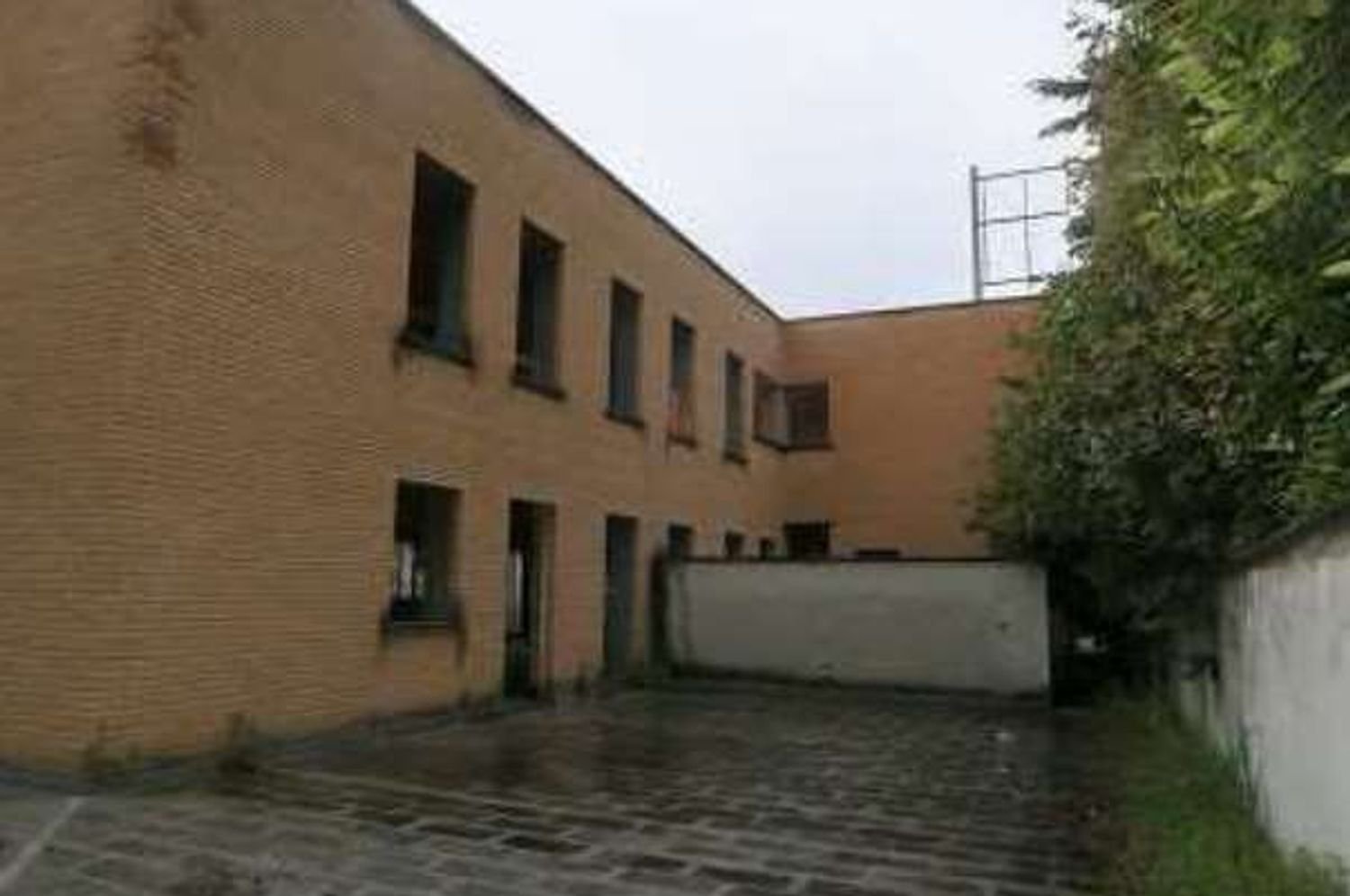 Edificio en Gavirate, Italy 3705 m² No. 363512