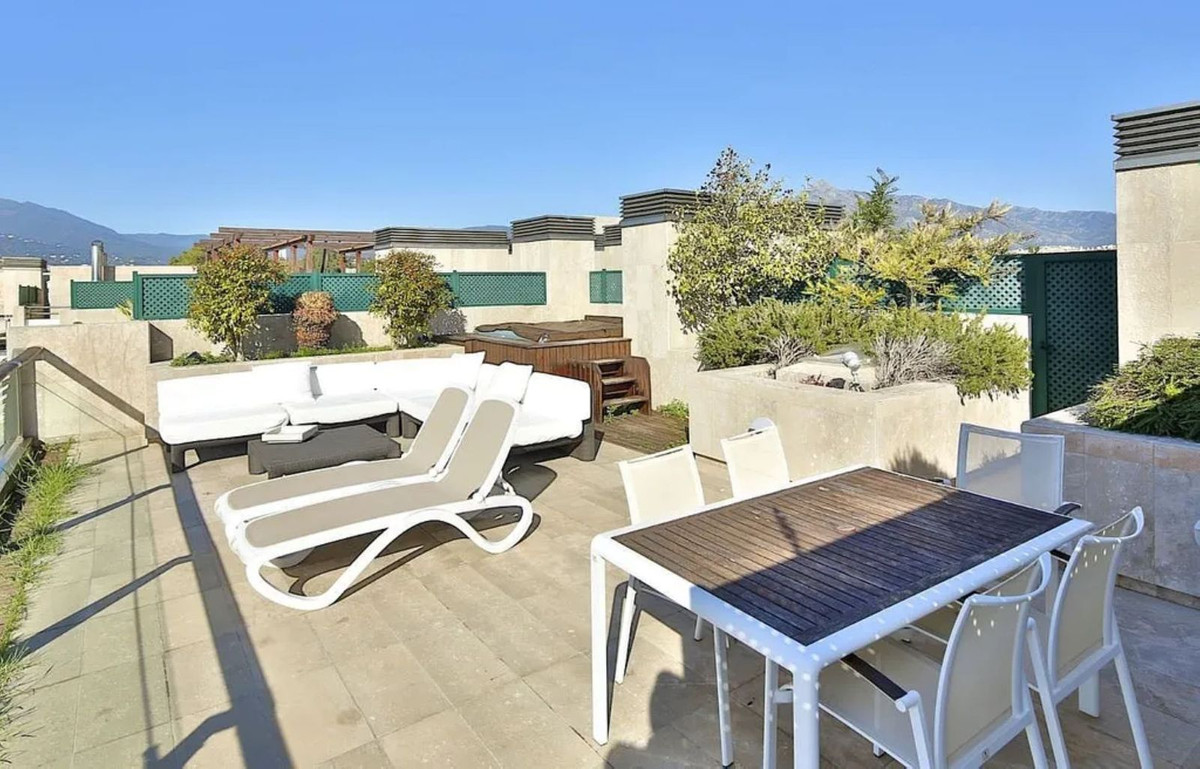 2 Schlafzimmer Penthouse in Marbella, Spain, Nr. 48014