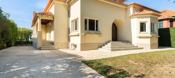 5 bedrooms Villa in Porto, Portugal No. 246011 2