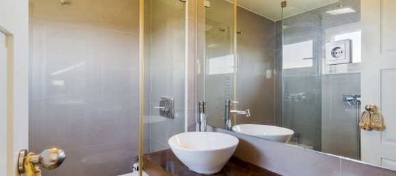 5 bedrooms Villa in Porto, Portugal No. 246011 32