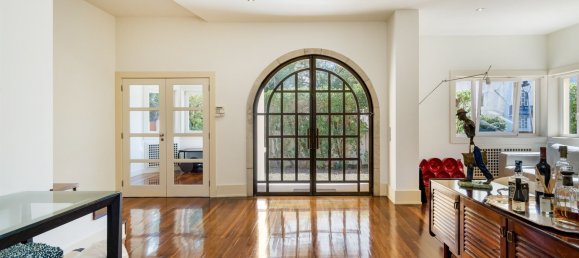 5 bedrooms Villa in Porto, Portugal No. 246011 11