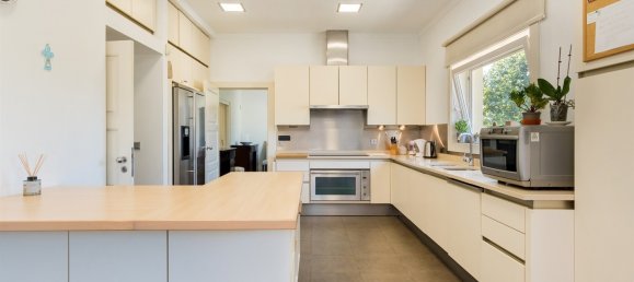 5 bedrooms Villa in Porto, Portugal No. 246011 16